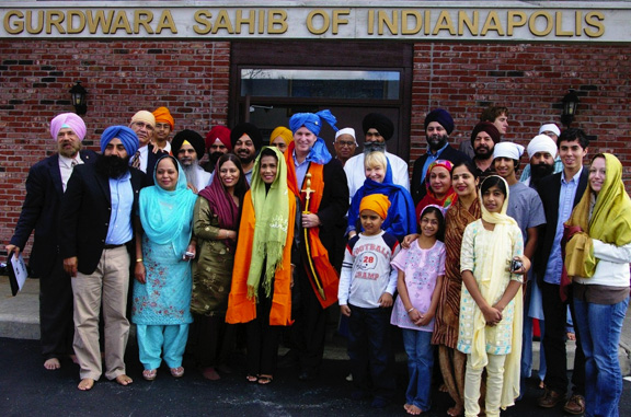 Mayor at Sikh Temple (133K)