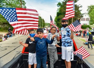 Sikh children American Flags.jpg